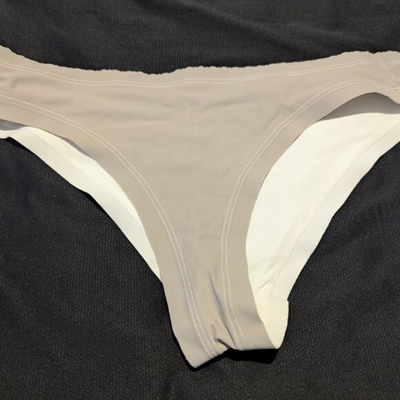 Lululemon Will the Wave Skimpy Bikini Bottom Size 2 White - Picture 11 of 11